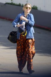 Kate Hudson Street Style - Los Angeles 03/28/2023