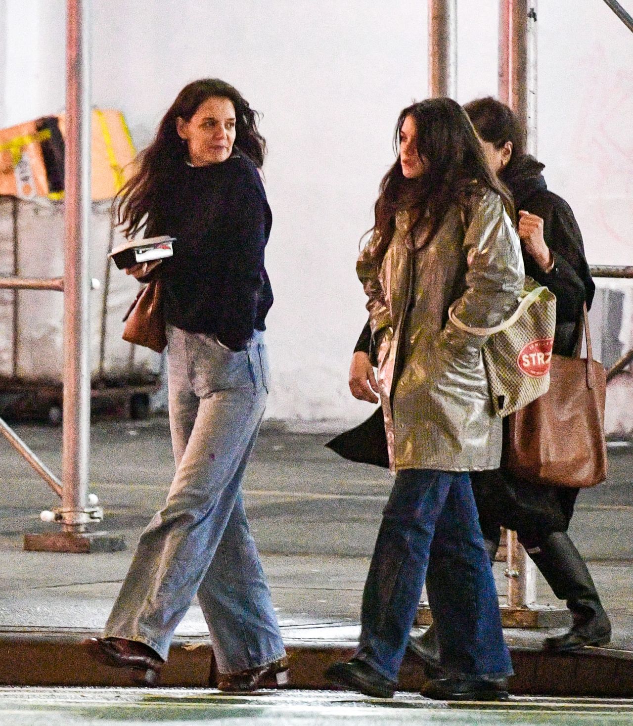 Katie Holmes And Suri Cruise Night Out In New York 03 27 2023 Celebmafia