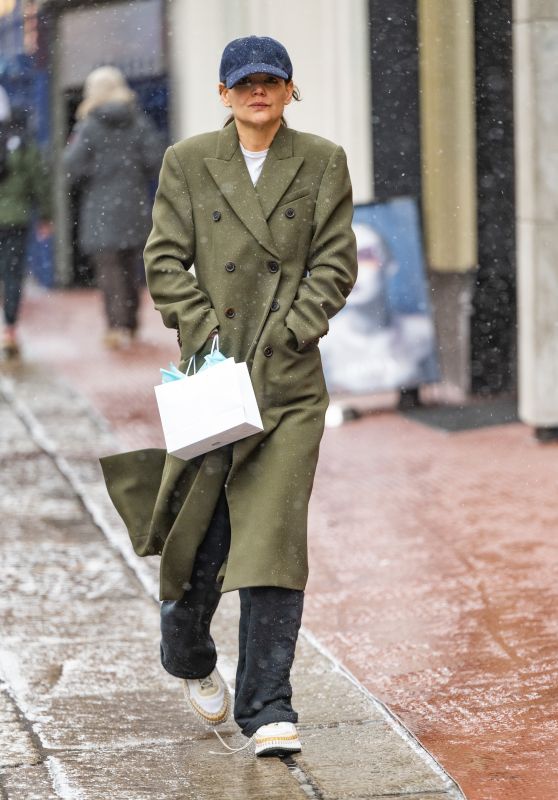 Katie Holmes in an Olive Green Double-Breasted Trench - Shopping in New York City 03/14/2023