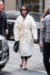 Katy Perry in a White Coat in New York City 03/27/2023