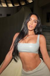 Kim Kardashian Outfit 02/13/2023 (more photos)