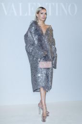 Leonie Hanne – Valentino Show at Paris Fashion Week 03/05/2023