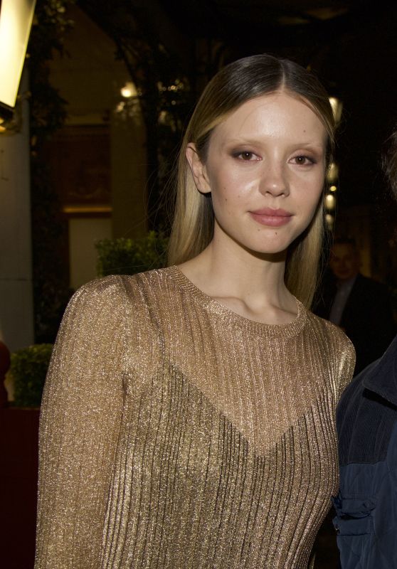Mia Goth - Arrives For Dinner in Paris 03/07/2023