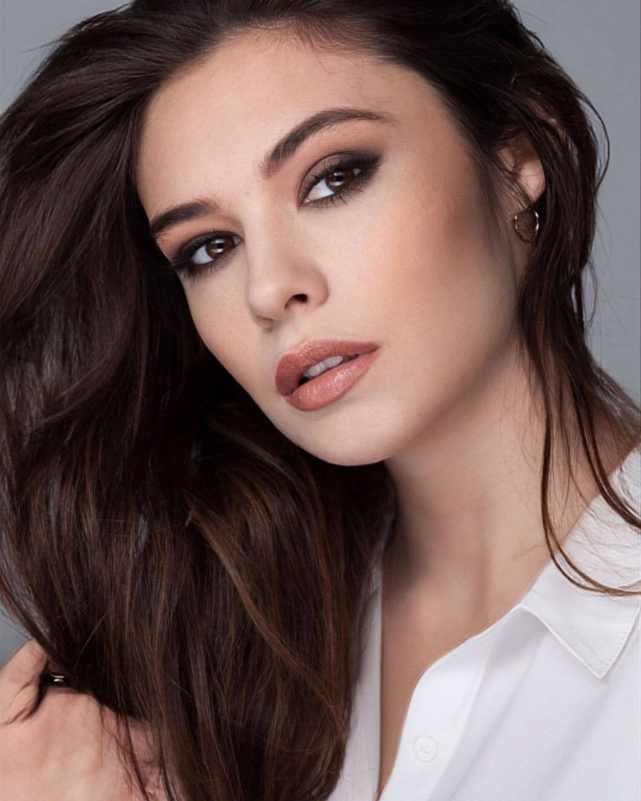 Nicole Maines 03/31/2023 • CelebMafia