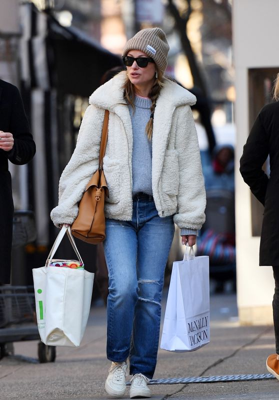 Olivia Wilde - Shopping in New York 03/20/2023