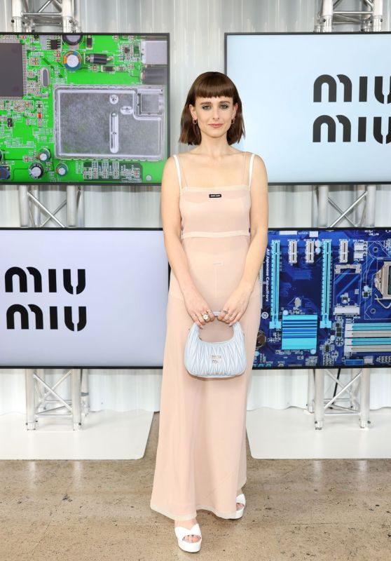 Pauline Chalamet – Miu Miu Show at Paris Fashion Week 03/07/2023