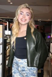 Peyton List - Meet-and-Greet For Her New Makeup Brand Pley Beauty at Macy