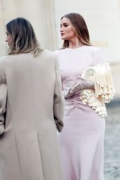 Rosie Huntington-Whiteley – Victoria Beckham Show at Paris Fashion Week 03/03/2023