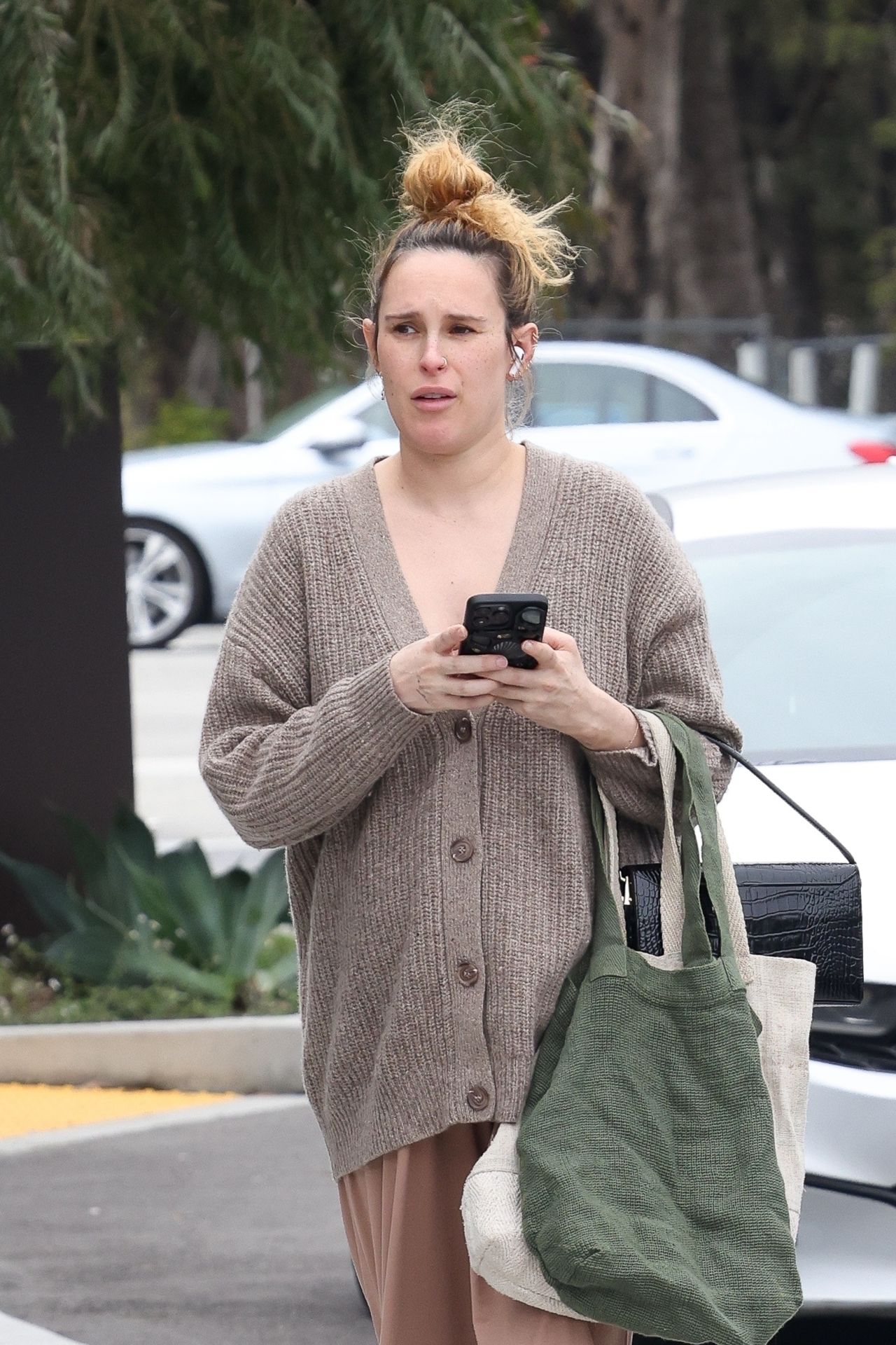 Rumer Willis - Shopping for Groceries at Erewhon 03/05/2023 • CelebMafia