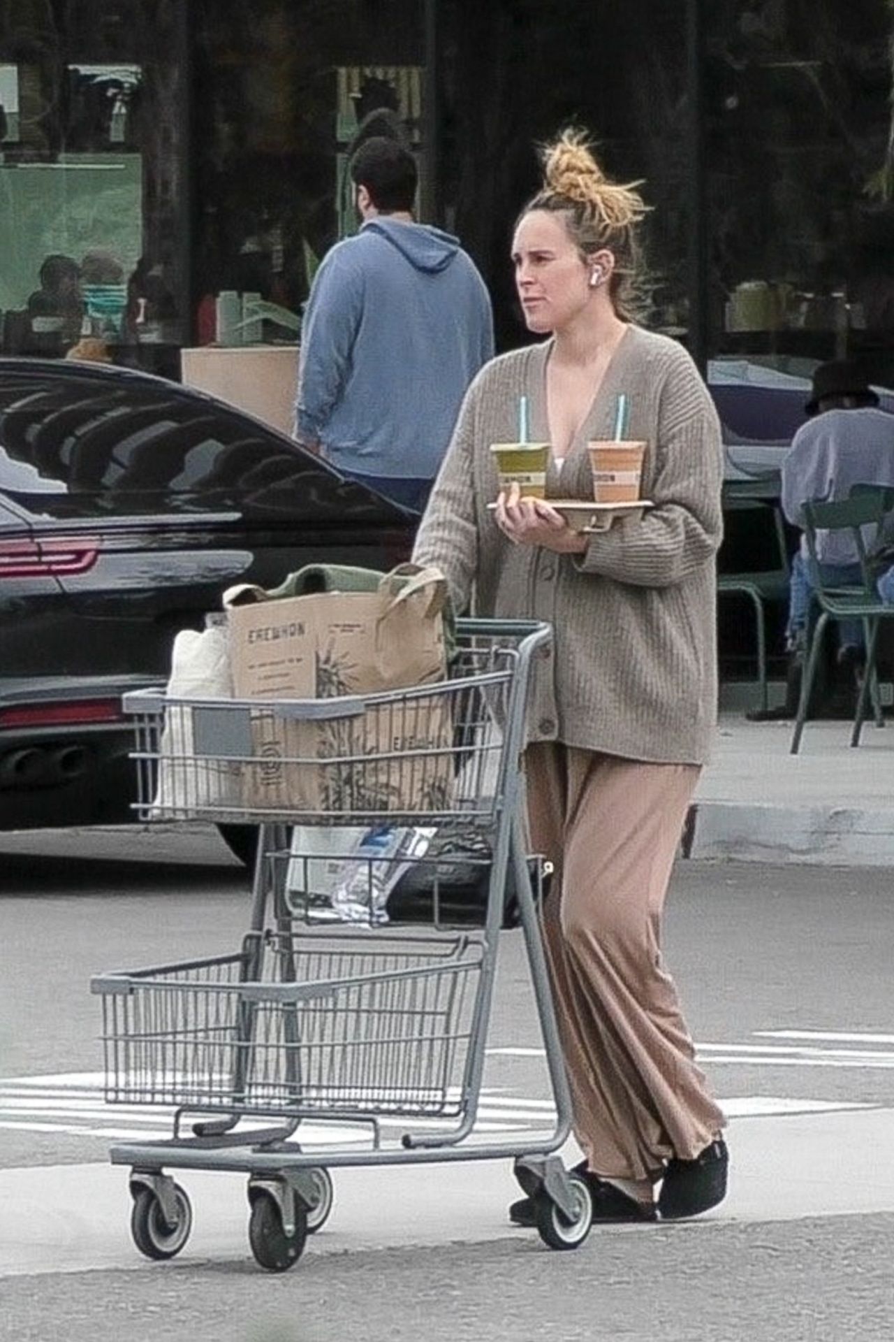 Rumer Willis - Shopping for Groceries at Erewhon 03/05/2023 • CelebMafia