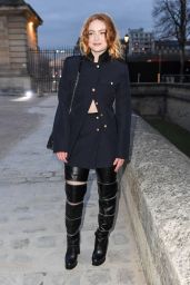 Sadie Sink – Alexander McQueen Show at Paris Fashion Week 03/04/2023