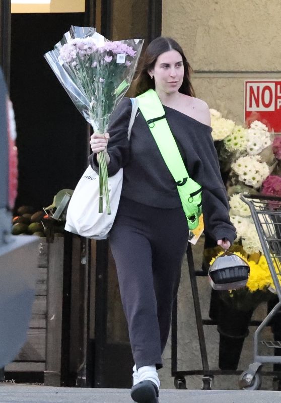 Scout Willis - Buying Flowers in Los Angeles 03/06/2023