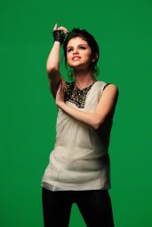 Selena Gomez - Greenscreen Photo Shoot While Filming "Naturally" 2009