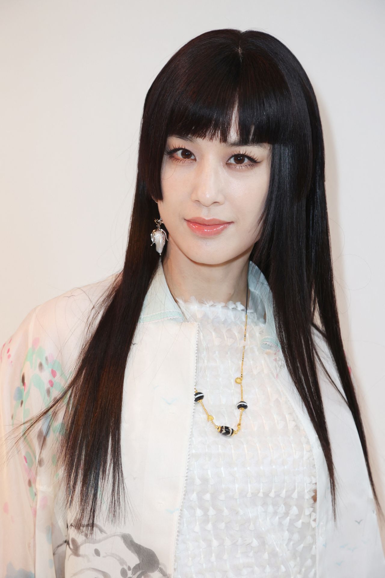 Sheng Yi Huang Style Clothes Outfits And Fashion CelebMafia