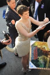 Sophia Lillis - Greets Fans at "Dungeons & Dragons" Premiere in Westwood 03/26/2023
