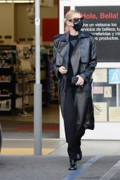 Stella Maxwell - Grocery Shopping at Whole Foods in LA 03/07/2023