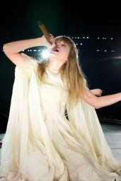 Taylor Swift - Performing at the Eras Tour in Glendale 03/17/2023 (more photos)
