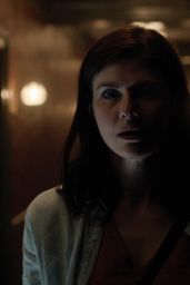 Alexandra Daddario - Mayfair Witches S01E02: The Dark Place 2023 ...