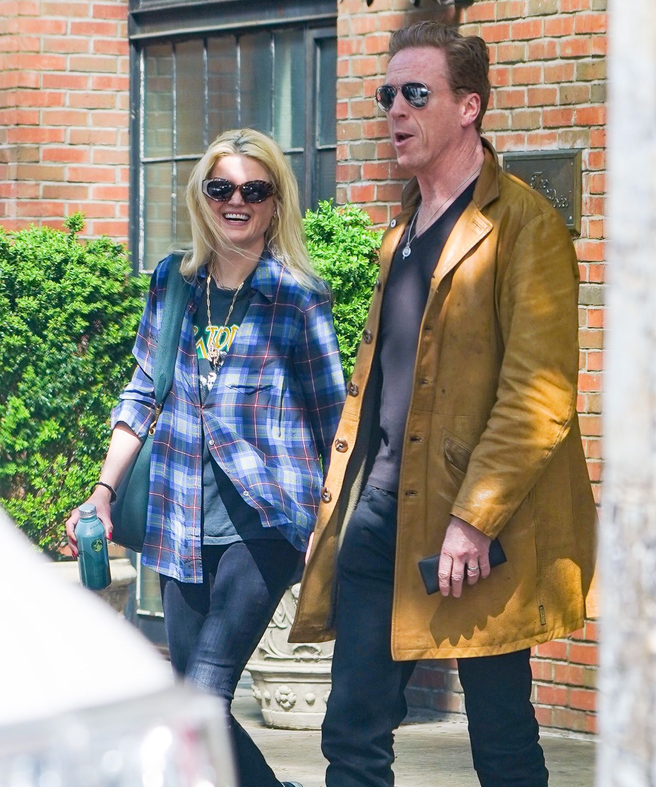 Alison Mosshart Out in New York 04/23/2023 - superstars.news