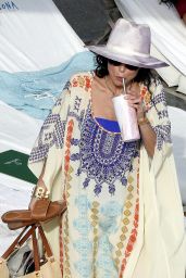 Bethenny Frankel at the Beach in St. Barths 04/04/2023