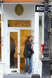 Brooke Shields - Shopping for Fine Jewelry in New York 04/05/2023
