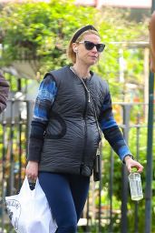 Claire Danes at the Local Supermarket in New York 04/19/2023