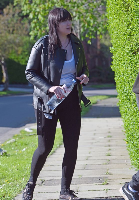 Daisy Lowe - Out in North London 04/19/2023