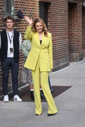 Elizabeth Olsen - Arrives at The Late Show With Stephen Colbert in New York 04/19/2023