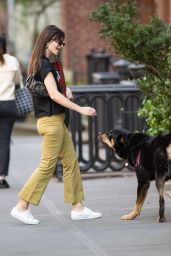 Emily Ratajkowski - Out in New York 04/12/2023