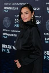 Gal Gadot - Breakthrough Prize Ceremony in Los Angeles 04/15/2023