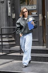Hailey Rhode Bieber Street Style - New York 04/27/2023