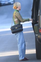 Hilary Duff - Grabs a Pizza in LA 04/10/2023