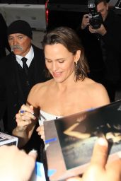 Jennifer Garner - Signs Autographs Outside the "The Last Thing He Told Me" Premiere Westwood 04/13/2023