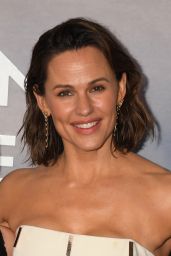 Jennifer Garner – “The Last Thing He Told Me” Premiere in Los Angeles 04/13/2023