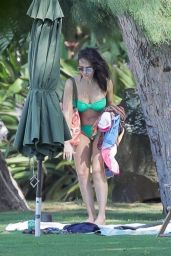 Jessica Alba - Beach in Hawaii 04/03/2023