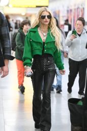 Jessica Simpson at JFK Airport in New York 04/12/2023