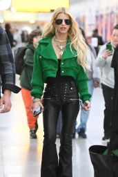 Jessica Simpson at JFK Airport in New York 04/12/2023