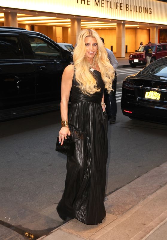 Jessica Simpson - Out in New York 04/12/2023