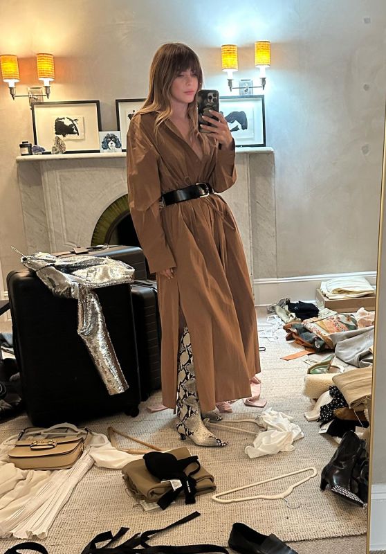Julianne Hough Outfit 04/02/2023 (II)