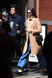 Karlie Kloss Street Style - Manhattan 04/02/2023