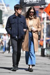 Karlie Kloss Street Style - Manhattan 04/02/2023
