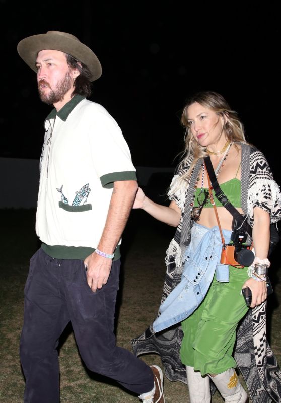 Kate Hudson - Arrives at the 2023 Coachella Valley Music and Arts Festival in Indio 04/14/2023