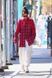 Katie Holmes in Casual Outfit in New York 04/12/2023