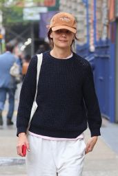 Katie Holmes in Casual Outfit in Soho, New York 04/18/2023