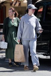 Katy Perry - Shopping in Montecito 04/03/2023