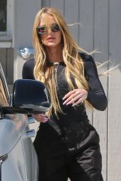 Khloe Kardashian - Visits the Los Angeles County