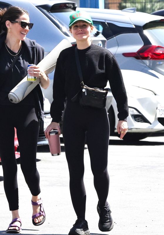 Kristen Bell in Workout Outfit in Los Angeles 04/07/2023