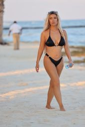 Lisa Opie in a Bikini in Mexico 04/06/2023