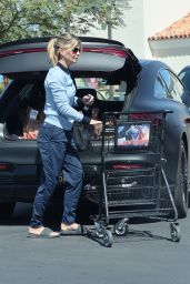 Lori Loughlin - Grocery Shopping in Palm Springs 04/06/2023