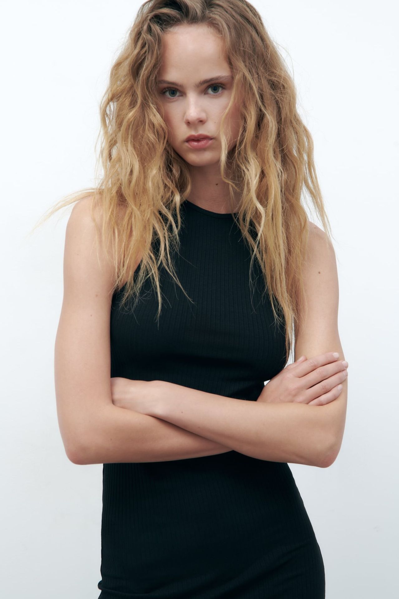 Olivia Vinten - Zara Spring 2023 • CelebMafia